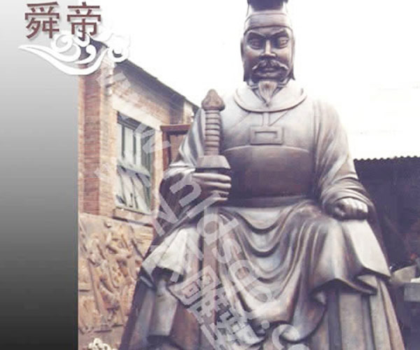 ���е���